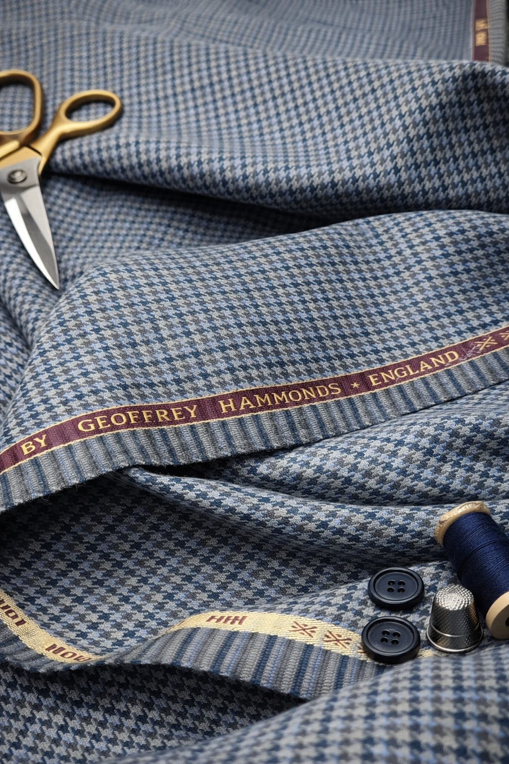 Geofferey Hammonds Houndstooth Check Unstitched 100% Pure Wool Tweed Fabric (Blue)